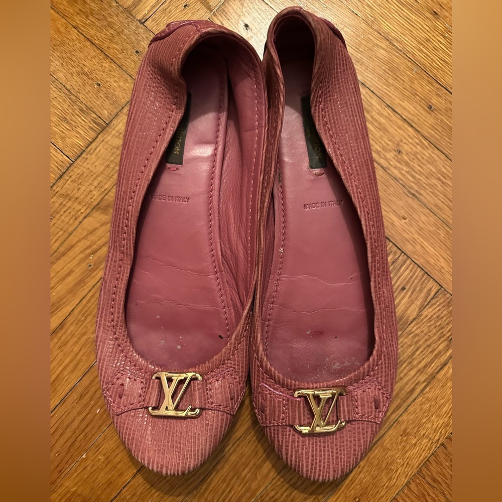 Relisted - Louis Vuitton shoes Size 9, soft Epi printed Leather Mauve Oxford Ba…